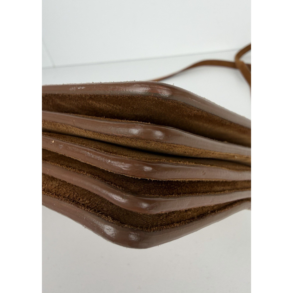 Saint Laurent Dylan Shoulder Bag Small in Brown Suede and Gold-Tone Hardware - Picture 4 of 15